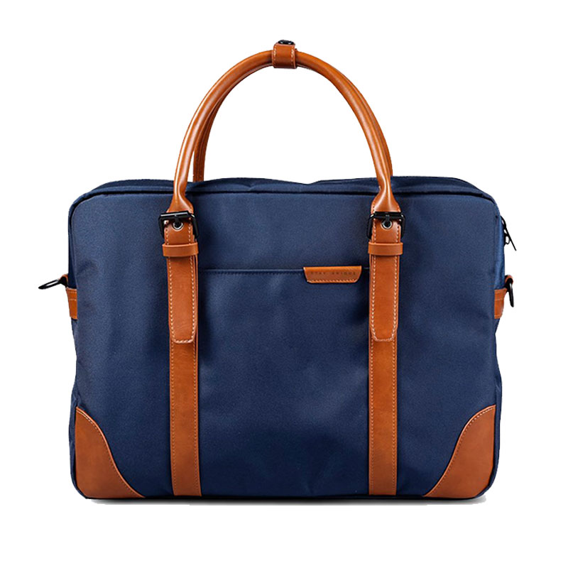 ABOUT THIS PRODUCT   Great travelling duffle bag, crafted from canvas.  GOOD TO KNOW  Material : Canvas